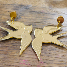Charger l'image dans la galerie, Boucles d'oreilles Hirondelle old school miroir doré 🕊️