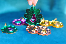 Charger l'image dans la galerie, Boucles d'oreilles Gorgone vert et violet - Maedusa X Atelier Grenade