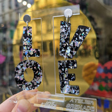 Charger l'image dans la galerie, 🤍 Boucles d'oreilles LOVE noires à paillettes argentées 🤍