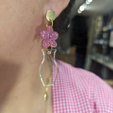 Charger l'image dans la galerie, Boucles d'oreilles Vase et Fleur rose à paillettes 🌸