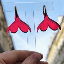 Charger l'image dans la galerie, Boucles d'oreilles Clitoris sur créoles miroir rouge 💦
