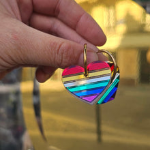 Charger l'image dans la galerie, 🌈💖 Boucles d’oreilles Cœur Arc-en-Ciel Miroir – Brille avec fierté ✨