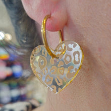 Charger l'image dans la galerie, 💛 Boucles d’oreilles Cœur Léopard – Miroir Doré 🐆✨