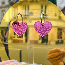 Charger l'image dans la galerie, 🌸 Boucles d’oreilles Cœur Léopard – Miroir Rose 🐆✨