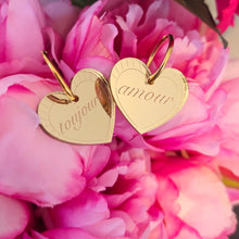 Charger l'image dans la galerie, Boucles d'oreilles Cœur "amour toujours" miroir doré sur créoles 💛🌞