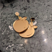 Charger l'image dans la galerie, Boucles d'oreilles Emoji Pêche miroir doré 🍑