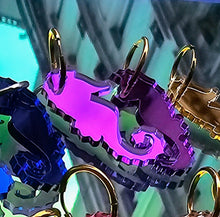 Charger l'image dans la galerie, 💜 Boucles d’oreilles Hippocampe Miroir Violet – Profondeur & lumière aquatique ✨