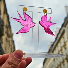 Charger l'image dans la galerie, Boucles d'oreilles Hirondelle old school miroir Rose ☀️🕊️