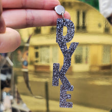 Charger l'image dans la galerie, ⚡ Boucles d’oreilles DYKE – Pluie de paillettes argentées ✨