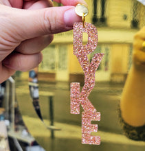 Charger l'image dans la galerie, 🥂 Boucles d’oreilles DYKE – Pluie de paillettes rose champagne 🍾✨🏳️🌈