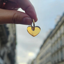 Charger l'image dans la galerie, Boucles d'oreilles petit Cœur-Soleil miroir doré sur créoles 💛🌞