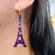 Charger l'image dans la galerie, Boucles d'oreilles petite Tour Eiffel paillettes violettes 🇫🇷