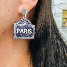 Charger l'image dans la galerie, Boucles d'oreilles plaque de rue de Paris (paillettes argentées) 🇫🇷