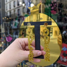 Charger l'image dans la galerie, Boucles d'oreilles QUEER paillettes dorées 🏳️🌈