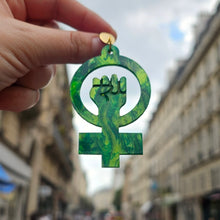 Charger l'image dans la galerie, Boucles d'oreilles Symbole Féministe vert-doré
