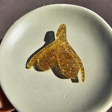 Charger l'image dans la galerie, Broche Clitoris (paillettes dorées) 🔥💦