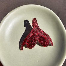 Charger l'image dans la galerie, Broche Clitoris (paillettes rouges) 🔥💦