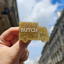 Charger l'image dans la galerie, Broche Camion Butch paillettes dorées 🏳️🌈