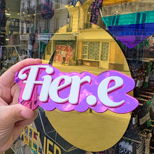 Charger l'image dans la galerie, Décoration murale "Fier.e" rose 🌈