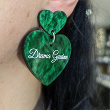 Charger l'image dans la galerie, Boucles d'oreilles double cœur Drama Gouine (vert marbré) 💚🏳️🌈