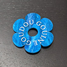 Charger l'image dans la galerie, Broche fleur GOUINE GOUDOU (bleu) 🌼🏳️🌈