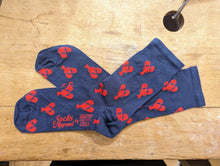 Charger l'image dans la galerie, 🧦 Chaussettes en bambou "Homard" – Bleu Marine & Rouge 🦞