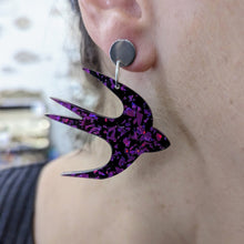 Charger l'image dans la galerie, Boucles d'oreilles Hirondelle paillettes violettes 💜