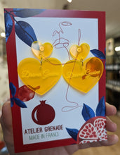 Charger l'image dans la galerie, Boucles d'oreilles double cœur Drama Gouine jaune-orangé néon 💛🏳️🌈