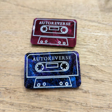 Charger l'image dans la galerie, Broche Autoreverse (violet galactique) 🏳️🌈
