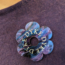 Charger l'image dans la galerie, Broche Fleur DYKE (violette) 🏳️🌈
