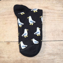 Charger l'image dans la galerie, Chaussettes en bambou Gigi la Mouette (fond noir)