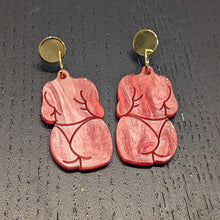 Charger l'image dans la galerie, Boucles d'oreilles Corps (rouge marbré)