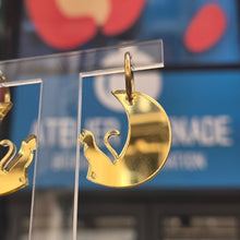 Charger l'image dans la galerie, ✨ Boucles d’oreilles Chat lune – miroir doré
