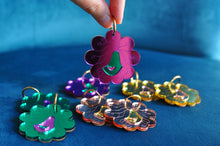 Charger l'image dans la galerie, Boucles d'oreilles Gorgone violet et vert - Maedusa X Atelier Grenade
