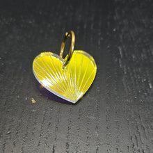 Charger l&#39;image dans la galerie, Boucles d&#39;oreilles Cœur-Soleil holographique sur créoles 💛🌞
