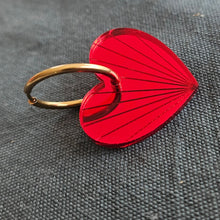 Charger l&#39;image dans la galerie, Boucles d&#39;oreilles Cœur-Soleil miroir rouge sur créoles ❤️🌞
