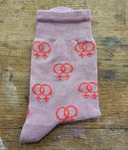 Charger l&#39;image dans la galerie, Chaussettes en bambou Symbole Lesbien ⚢ 🏳️‍🌈
