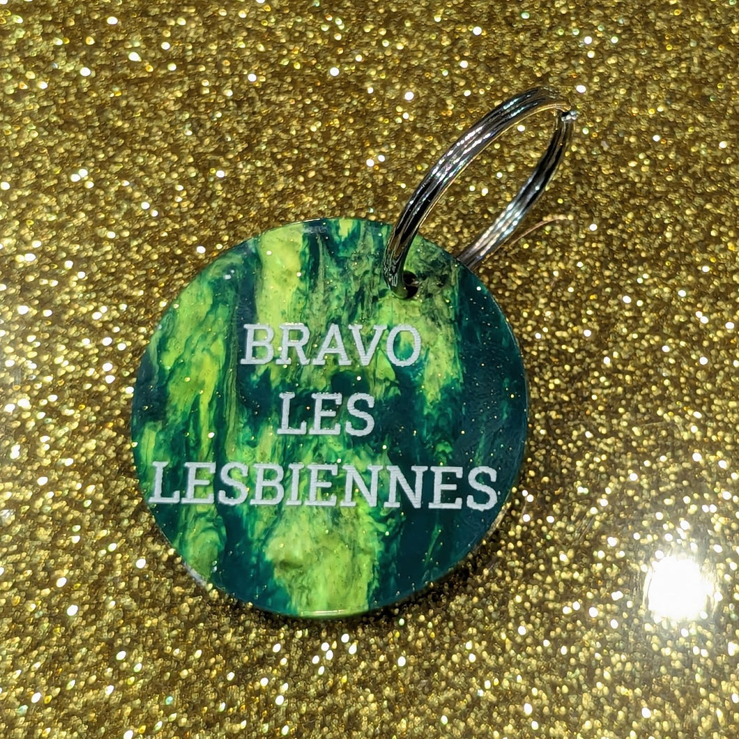 Porte-clefs rond Bravo les Lesbiennes vert-doré marbré 🏳️‍🌈