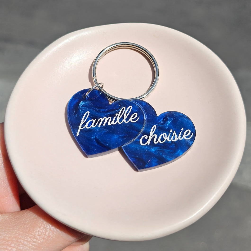 Porte-clefs double cœur Famille choisie, bleu marine marbré 🌈💖