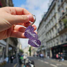 Charger l&#39;image dans la galerie, Porte-clefs double cœur Famille choisie, paillettes violettes 🌈💖
