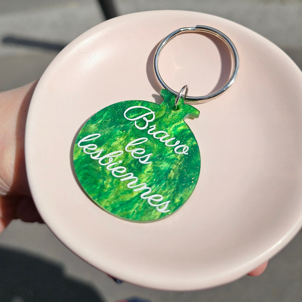 Porte-clefs grenade Bravo les lesbiennes vert-doré marbré 🏳️‍🌈