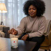 Charger l'image dans la galerie, Bougie "Ni sage ni soumise" Made in France 🔥
