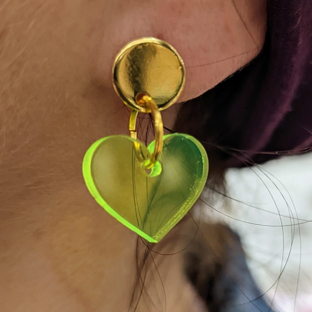 Boucles d'oreilles mini cœur jaune néon 💛